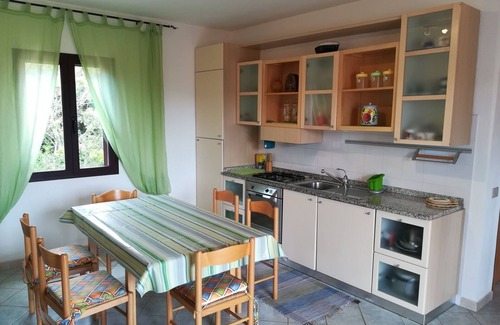 Monte Petrosu Apartment | San Teodoro air-conditioned and wi-fi apartment in residence with pool
