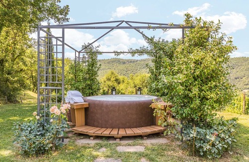 Ripoli Villa | San Veriano - Five Bedroom Villa, Sleeps 10