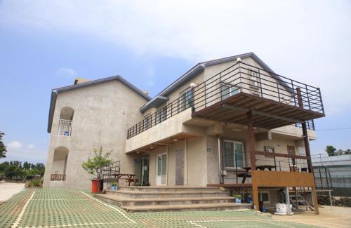 Andeok House | Sanbangsan Hot Spring Pension