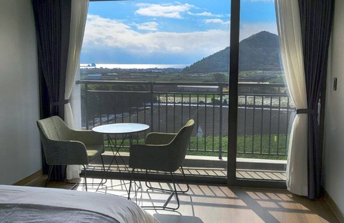 Andeok Hotel | Sanbangsan Hotel