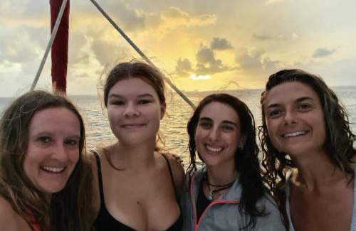 Carti Tupile Boat Rental | sanblasonsailboats