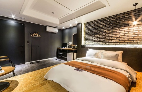 Gwangjeong-dong Hotel | Sanbon Hotel in Cafe