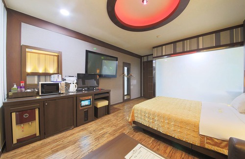 Gwangjeong-dong Hotel | Sanbon MUL
