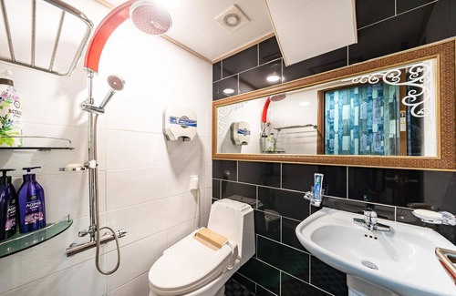Gwangjeong-dong Hotel | Sanbon W