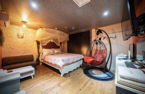 Gwangjeong-dong Hotel | Sanbon W