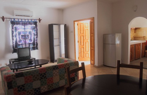 Serrekunda Apartment | Sanchaba Yellow Apartment - Blue suite