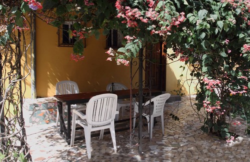 Serrekunda Apartment | Sanchaba Yellow Apartments - Yellow suite