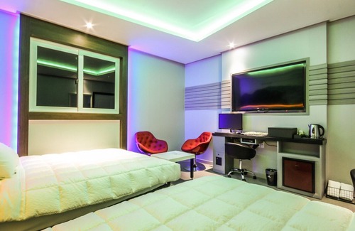 Sancheong Hotel | Sancheong Hyu and Joy
