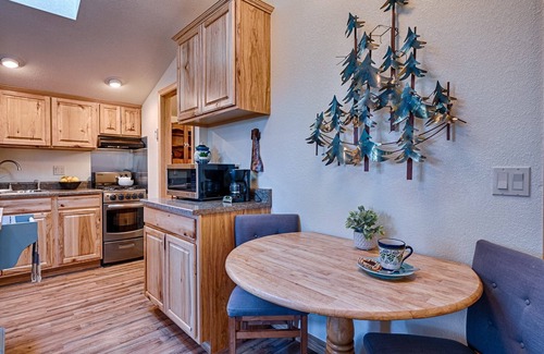 San Juan River Village Condo | Sancho's Casita: Cozy Studio with Full Kitchen, 15 Minutes to Wolf Creek, 10 Minutes to Hot Springs