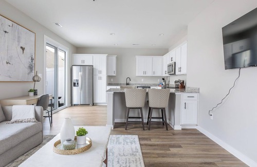 Madison Apartment | Sanctuary 1BD 5 - One Bedroom Apartment, Sleeps 2