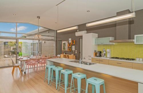 Matarangi House | Sanctuary By The Water - Matarangi Holiday Home