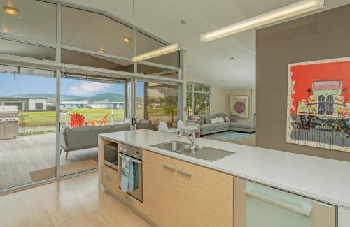 Matarangi House | Sanctuary By The Water - Matarangi Holiday Home
