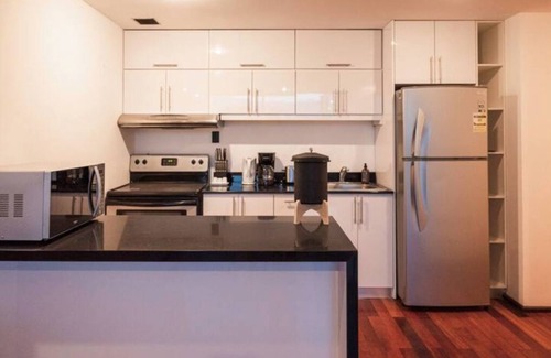 Zona Historico Apartment | Sanctuary Near Airport