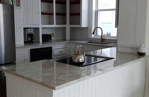 Lunenburg County House | Sanctuary Oceanview Getaway