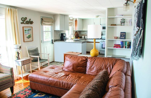 Dysart et al House | Sanctuary on Marquis, Family Cottage with Hot Tub