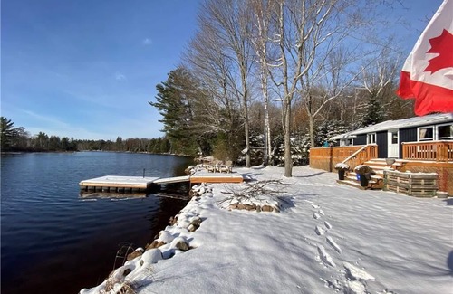 Dysart et al House | Sanctuary on Marquis, Family Cottage with Hot Tub