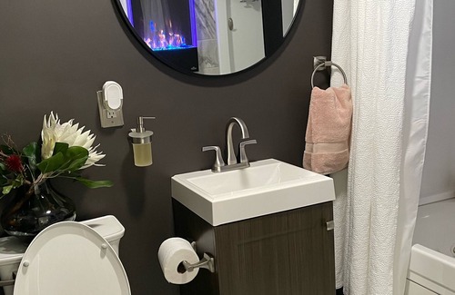 Bedford Heights House | Sanctuary & Spa Lifestyle 1Bdrm Centrally located