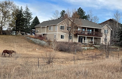 Fort Collins Apartment | SANCTUARY SPOT: Fully furnished apartment in Fort Collins at base of foothills