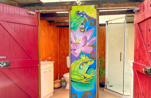 Matapouri Cabin | Sanctuary Springs - Sandy Bay Retreat