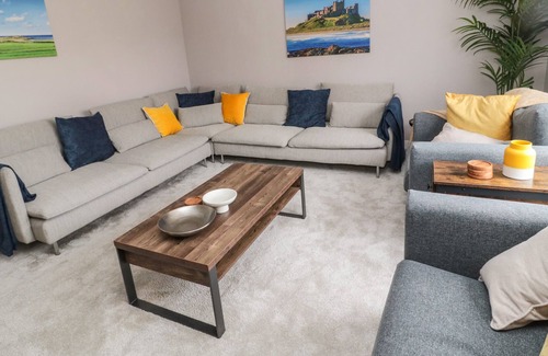 Morpeth Cottage | SANCTUARY VIEW, pet friendly, with hot tub in Morpeth