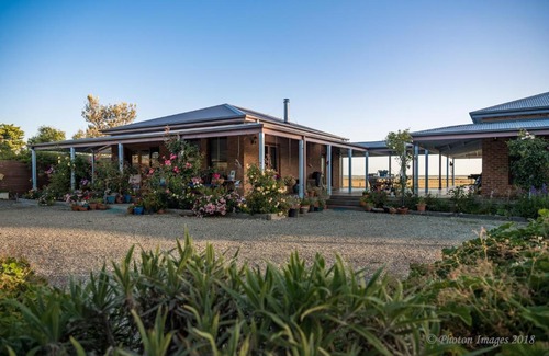 Sandy Point House | Sanctuary@Waratah