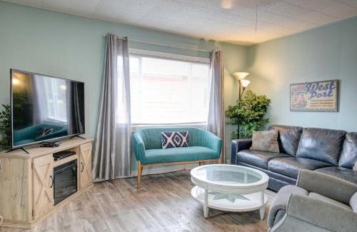 Grayland House | Sand and Surf Cottage 2-Bed by the Sea w fireplace