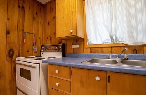 Carling Cottage | Sand Bay: 2-Bedroom Cottage #3