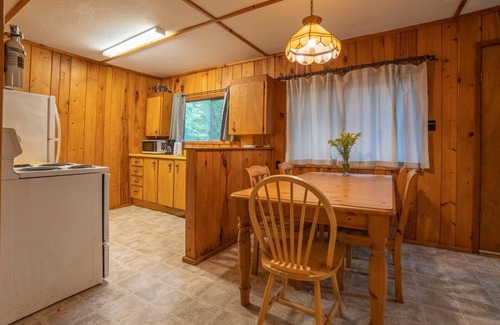 Carling Cottage | Sand Bay: 3-Bedroom Cottage #5