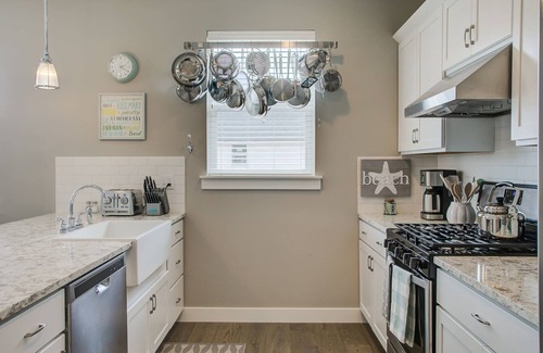 Ocean Shores House | Sand Castle Cottage - Oyhut Bay Seaside Village