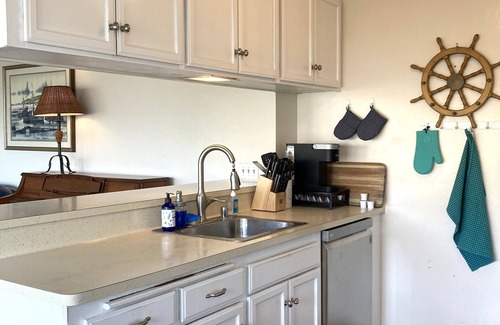 Dillon Beach House | Sand Castle in Dillon Beach - 6 bdrms & 3 1/2 baths and 2 living areas Sleeps 12