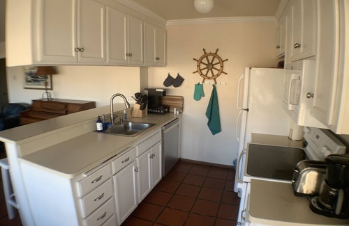 Dillon Beach House | Sand Castle in Dillon Beach - 6 bdrms & 3 1/2 baths and 2 living areas Sleeps 12