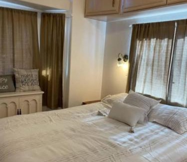 Smith River House | Sand Castle - Ocean Cabin 25 W Private Jacuzzi