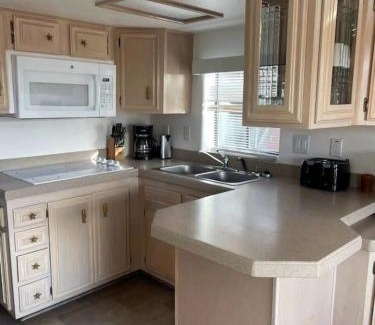 Smith River House | Sand Castle - Ocean Cabin 25 W Private Jacuzzi