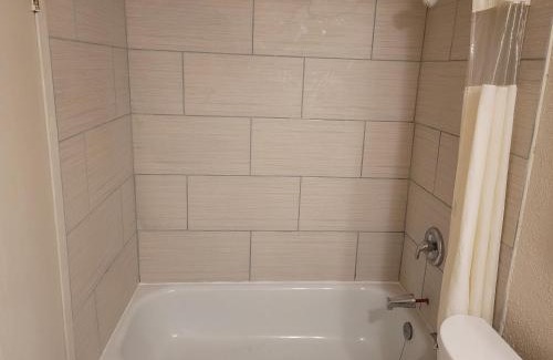 Port Elgin Apartment | Sand Castle Suites Motel