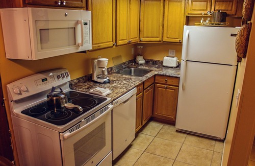 Palm Beach Shores Apartment | Sand Dune Shores