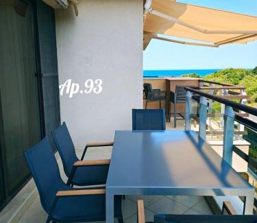 Dyuni Apartment | Sand Lillies Sunny Relax