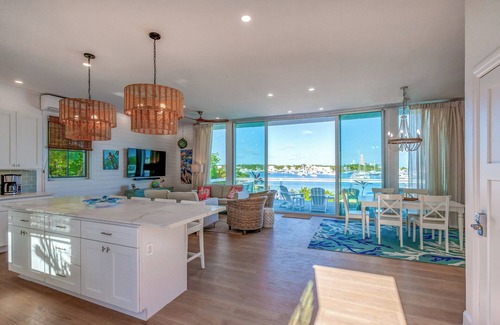 Hope Town House | Sand Lily - BRAND NEW Three Bedroom Home With Dock On Hope Town Harbour