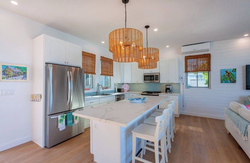 Hope Town House | Sand Lily - BRAND NEW Three Bedroom Home With Dock On Hope Town Harbour