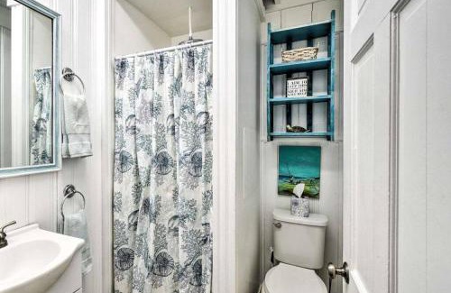 Kill Devil Hills House | Sand Pebbles: Bright Bungalow - Steps to Beach!