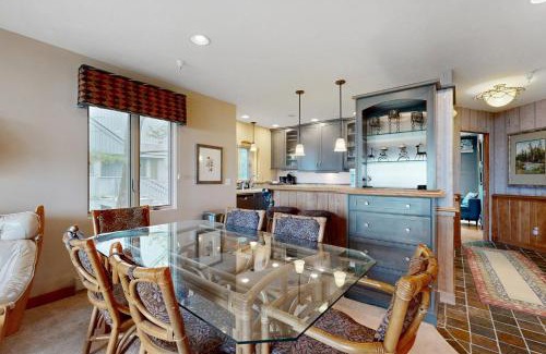 Glen Arbor Apartment | Sand Piper 3/4