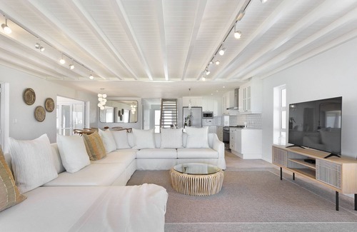 Grotto Bay House | Sand Plover 85 - Four Bedroom House, Sleeps 8