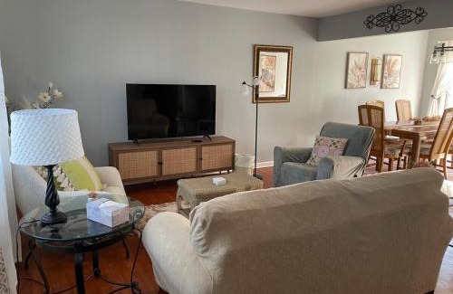 Merriman Valley House | Sand Run Metro Park Getaway Home