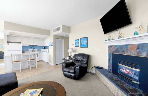 Seaside Condo | Sand & Sea (418) Holiday Bright and Modern