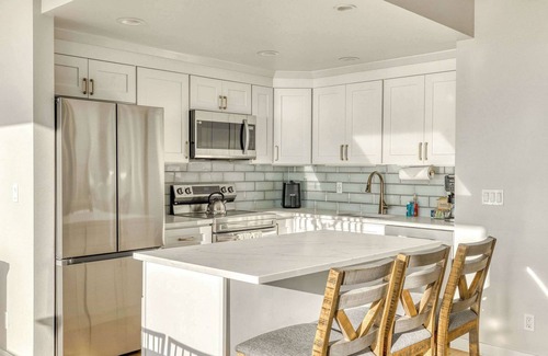 Seaside Condo | Sand & Sea (508) Salt Life - Lux Beachfront w Pool