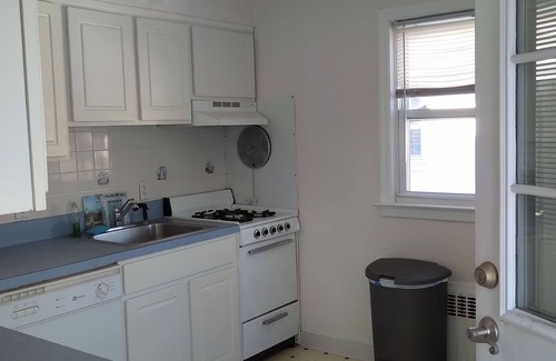 Long Beach Apartment | Sand, Surf & Sea Long Beach Getaway 1000' from Ocean/Boardwalk; 6 blocks to LIRR