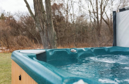 West Lake House | Sandbanker Suite | West Lake | 2 Bedrooms | Hot Tub