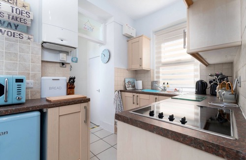 Deganwy Cottage | Sandbanks - Two Bedroom Cottage, Sleeps 3