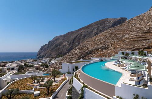 Kamari Resort | Sandblu Resort