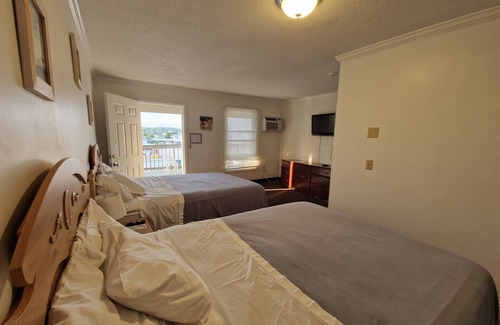 Misquamicut Hotel | Sandcastle Beachfront Inn