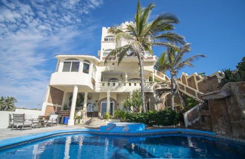 Mazatlan Apartment | Sandcastle Beachfront Villa With Pool